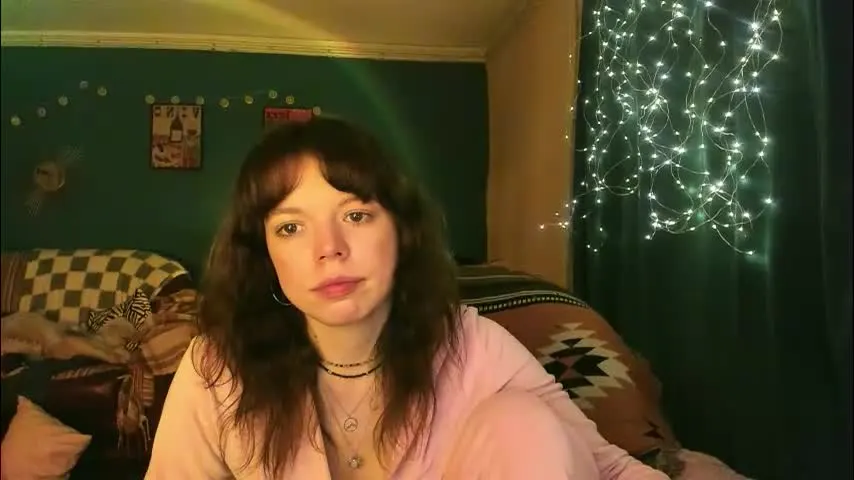 clancyosbourne — make me happy! check my wishlist and new sexy pics! #cute #pvt #slim #brunette #feet [55555 tokens remaining]