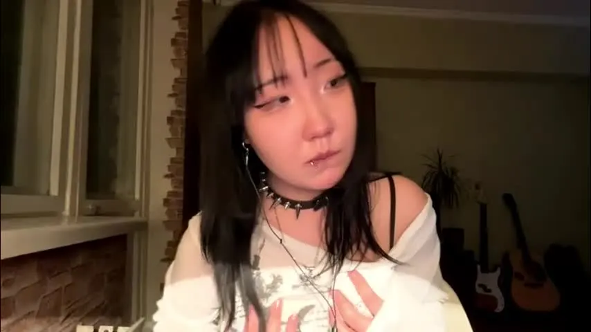 paulinaokutsu — GOAL: I'll suck 2 fingers and wink ❤ Hey! My name is Yuna, My sixth day is here, support with like please! #shy #new #18 #young #asian [102 tokens remaining]